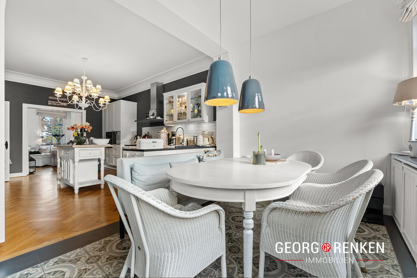 Hochparterre, kl. Esszimmer