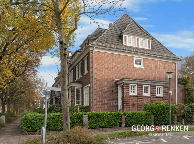 Sicht auf das Einfamilienhaus (Endhaus) von der Straße