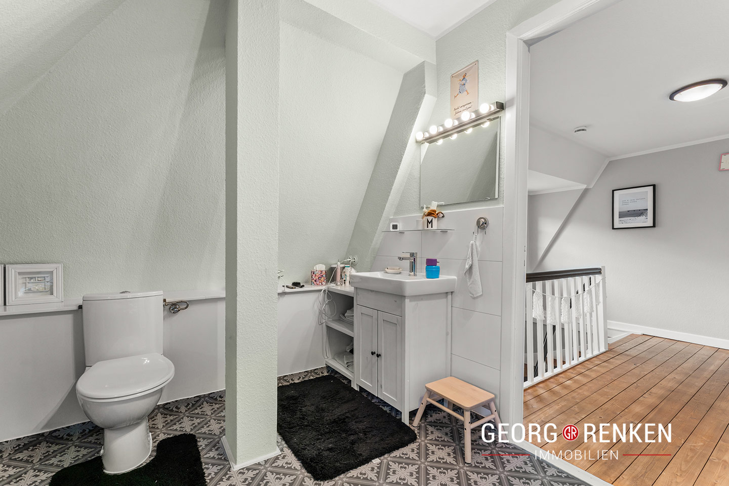 Dachgeschoss, WC im Badezimmer