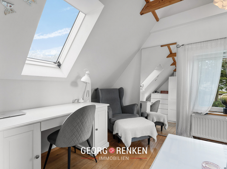 DG, Kinderschlafzimmer, Schreibtisch