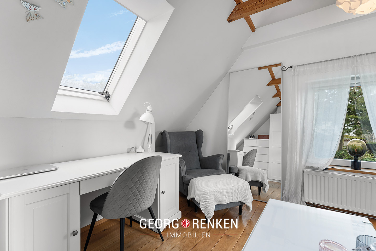 DG, Kinderschlafzimmer, Schreibtisch