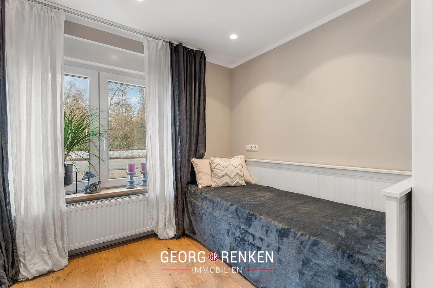 EG, Gösteschlafzimmer, Büro