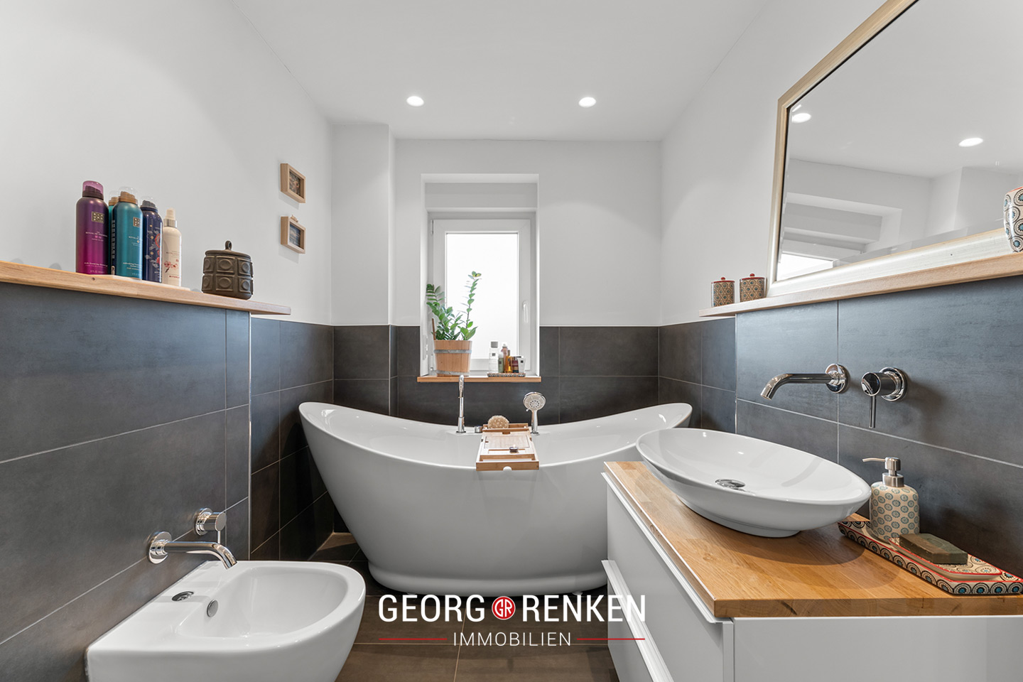 EG, Badezimmer, Waschtisch